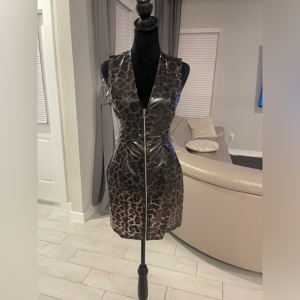 NWT Shane Justin sleeveless vinyl zip up leopard animal print dress Sz S